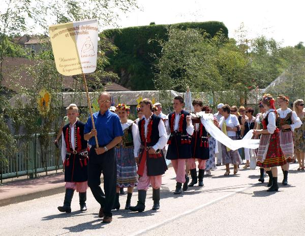 Traverse de la Vienne avec nos invits polonais, Ostensions2009 Aixe-sur-Vienne