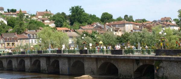 procession traverse de la Vienne, Ostensions2009 Aixe-sur-Vienne